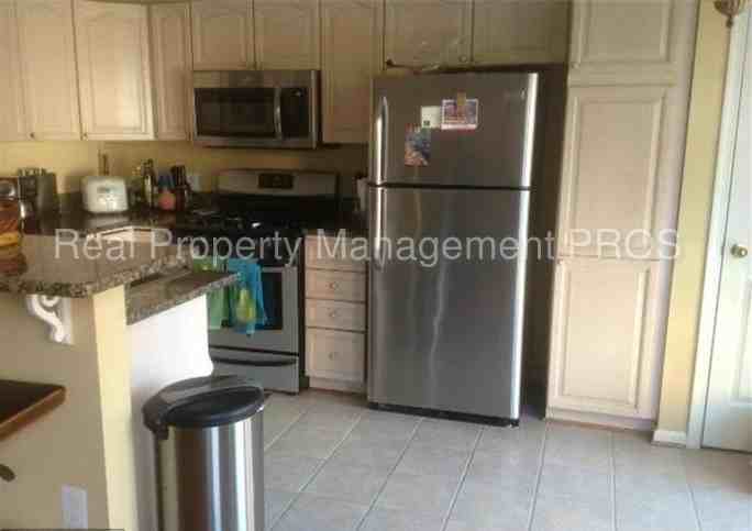 2424 N Hampton Dr - Photo 3 of 6