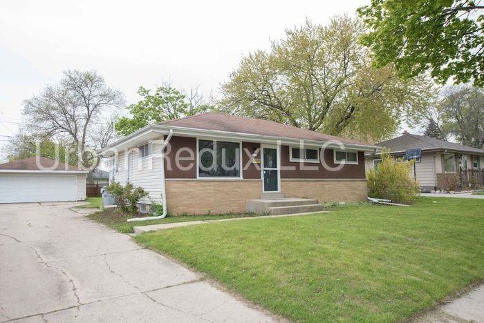 8549 W Douglas Ave - Photo 3 of 10