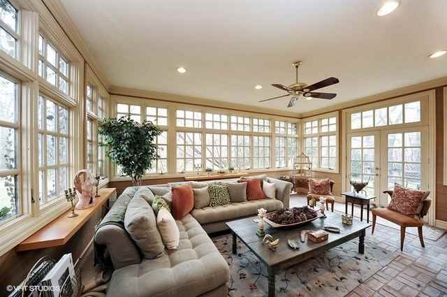 1050 Meadowbrook Ln - Photo 3 of 25