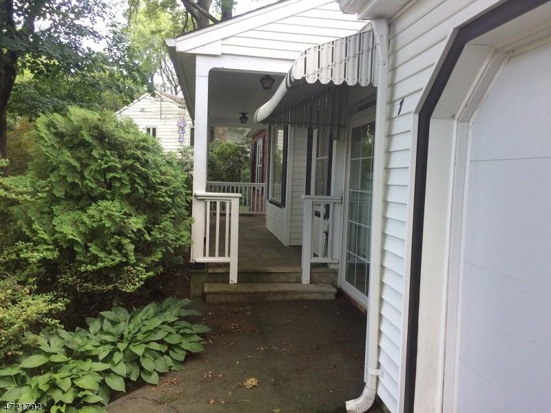 7 Riverside Dr - Photo 2 of 15