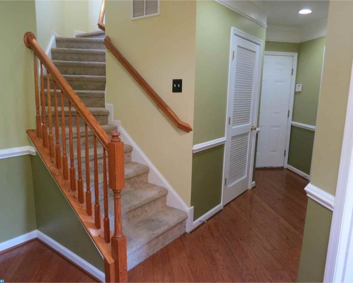 17 Swan Ct - Photo 2 of 22