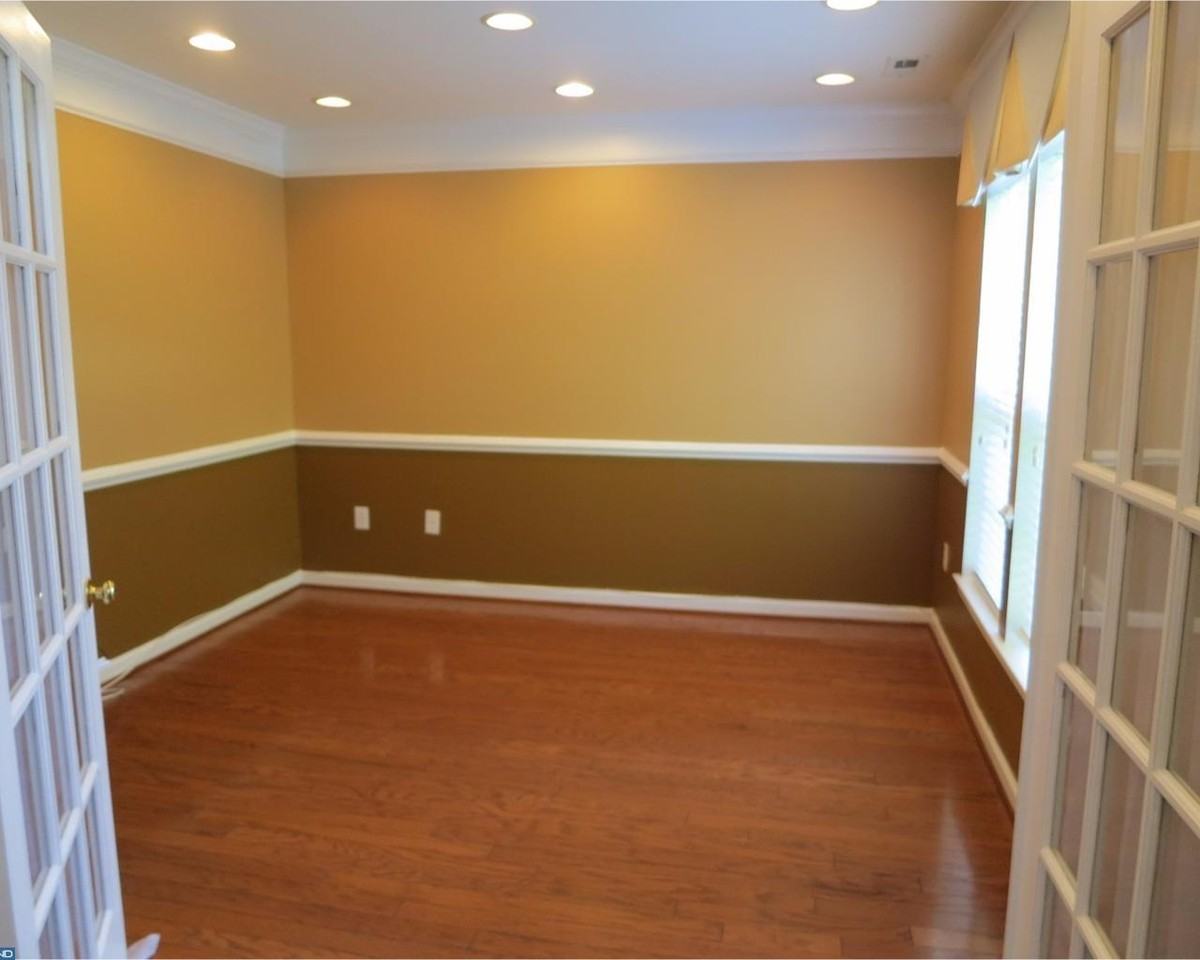 17 Swan Ct - Photo 3 of 22