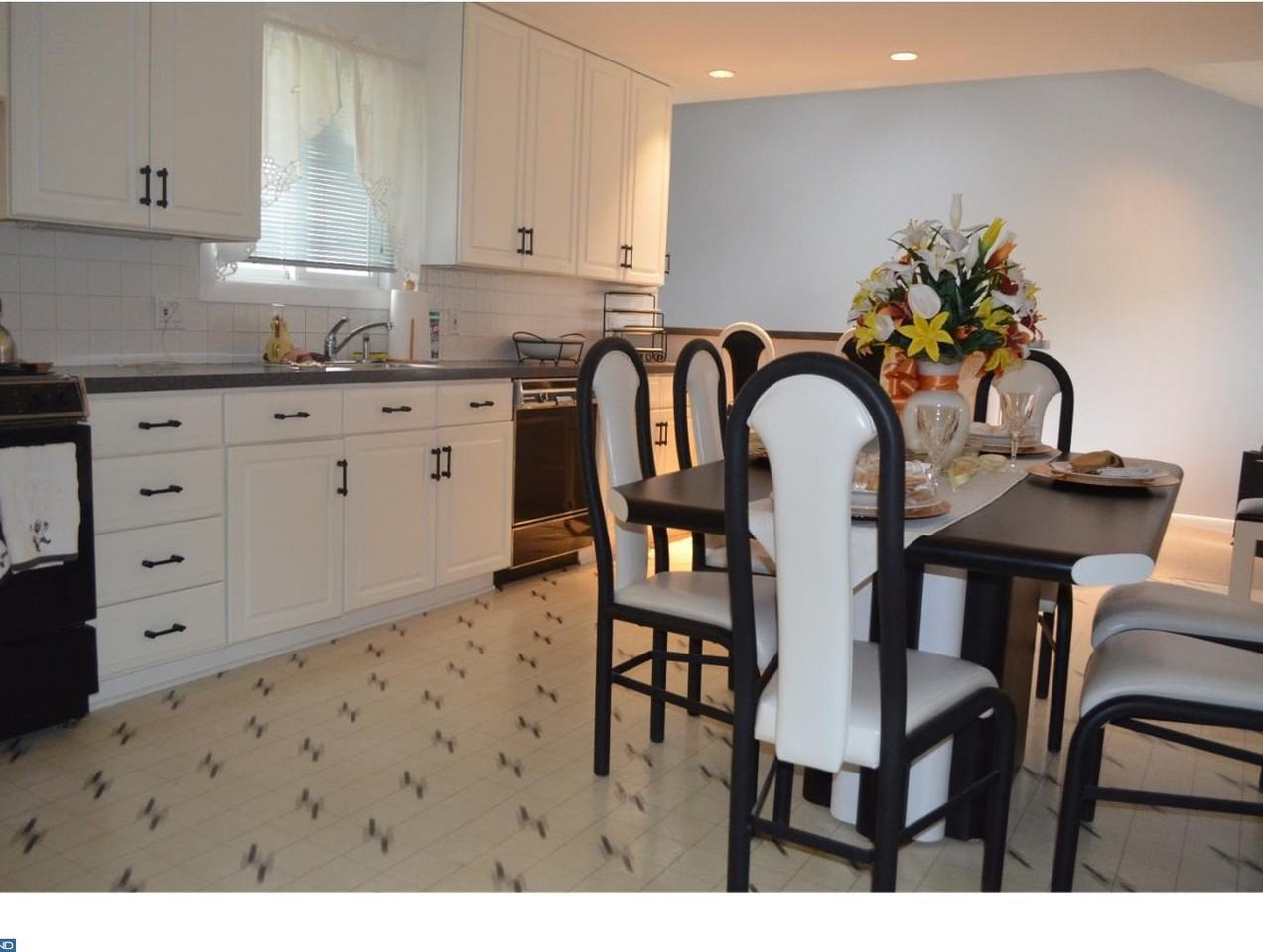 93 Sunset Blvd - Photo 3 of 12