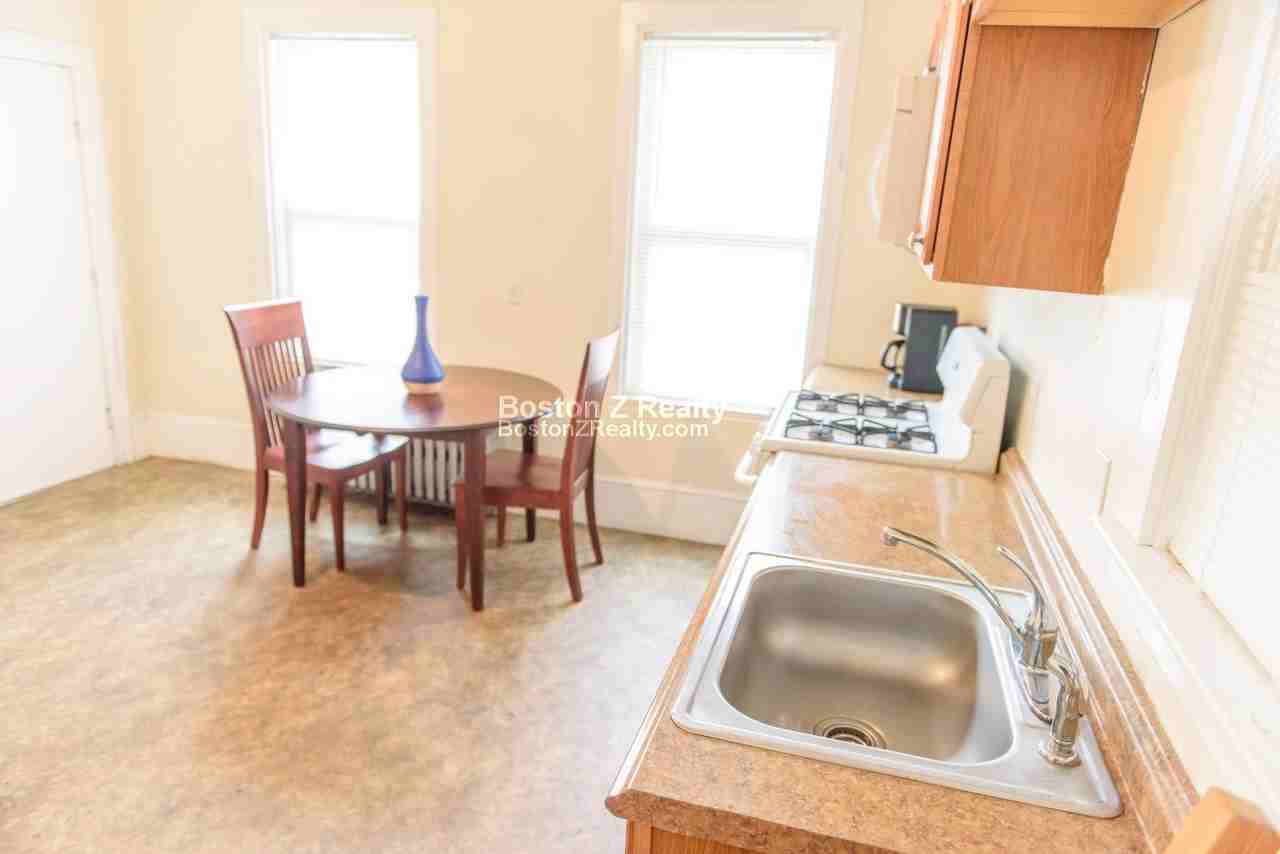 37 Springvale Ave #1R - Photo 3 of 13