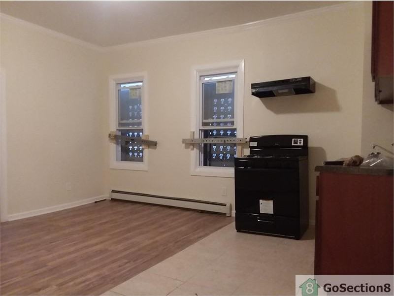 375 S 10th St #1stFL - Photo 3 of 7