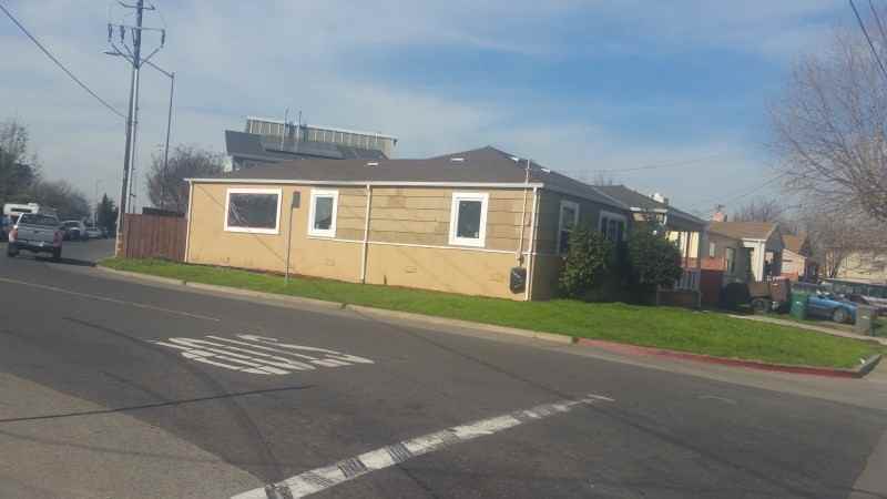 705 Bergedo Dr - Photo 2 of 5