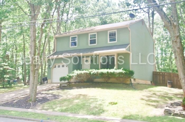 137 S Grove St - Photo 2 of 17