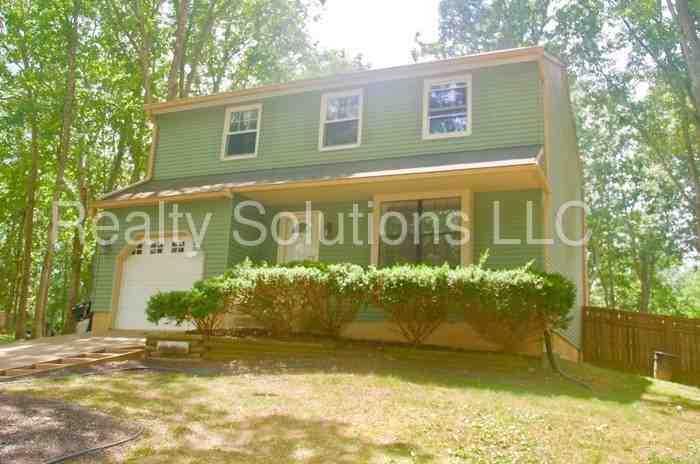 137 S Grove St - Photo 3 of 17