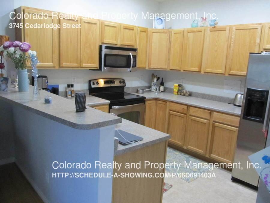 3745 Cedarlodge St - Photo 3 of 17