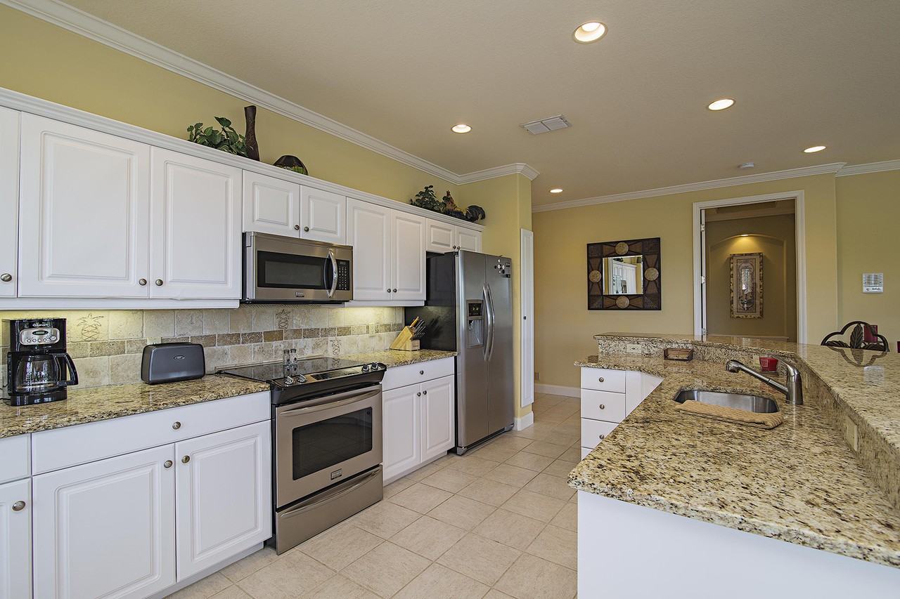 3250 Hamlet Dr #2 - Photo 3 of 8