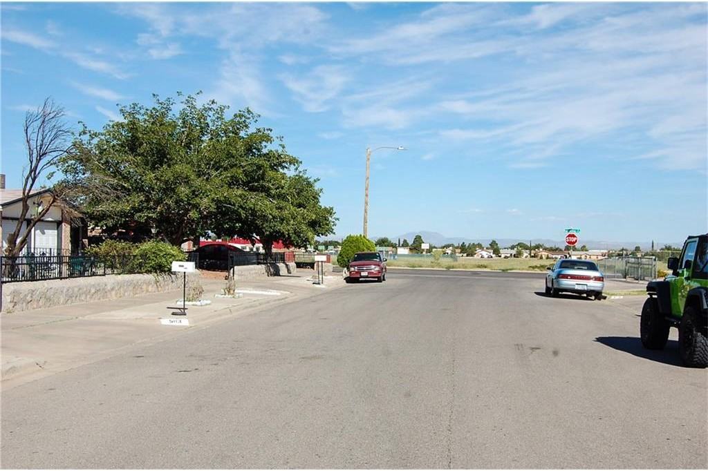 5109 Seguin Ct - Photo 2 of 25