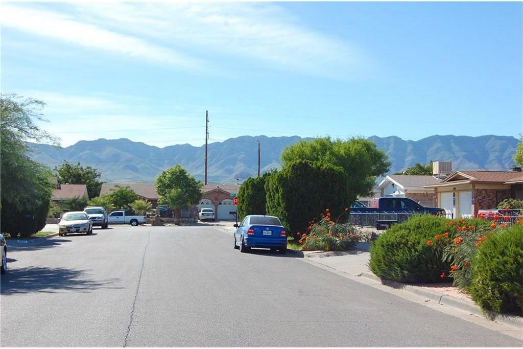 5109 Seguin Ct - Photo 3 of 25