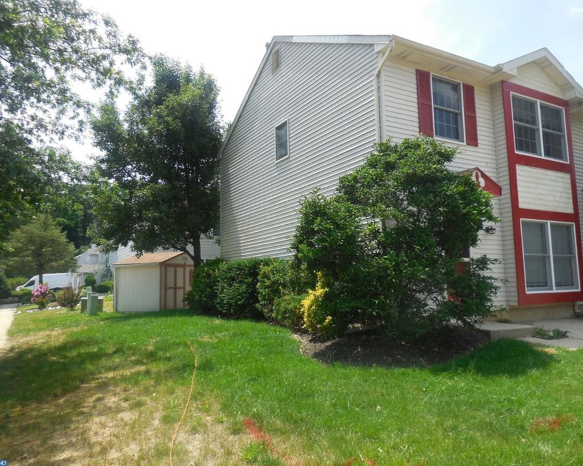 12 Barry Dr - Photo 2 of 19