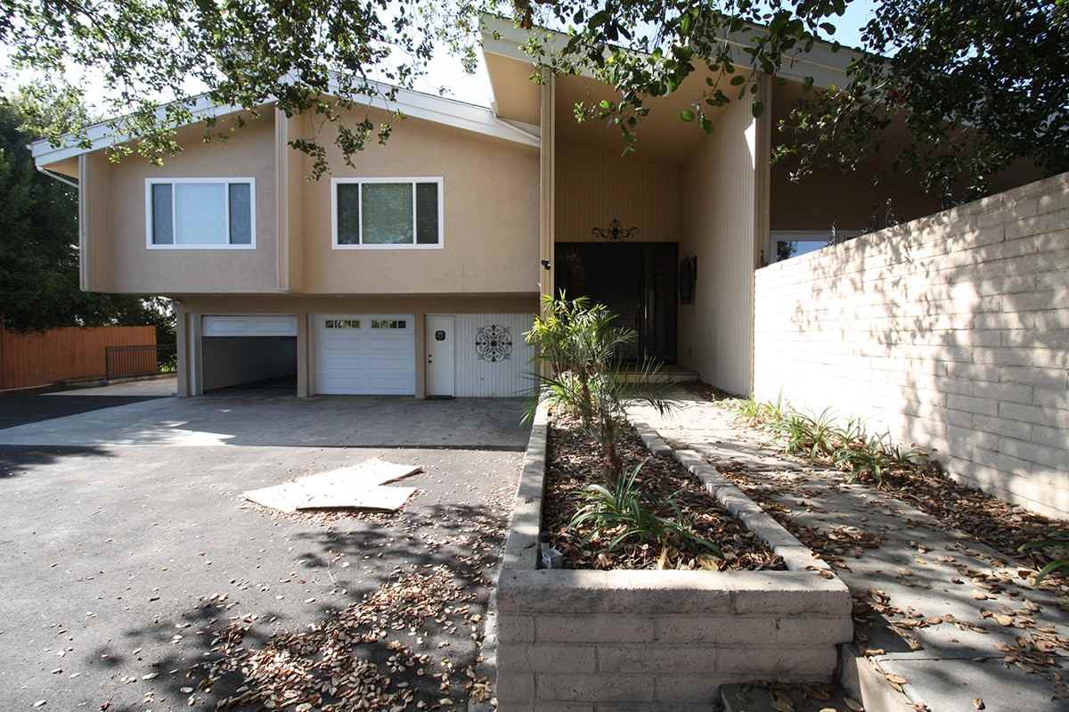 1820 Sharpless Dr - Photo 2 of 24