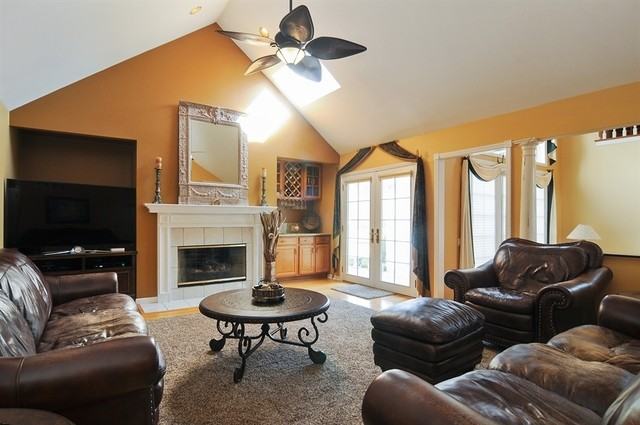 2532 Emerald Ln - Photo 3 of 27