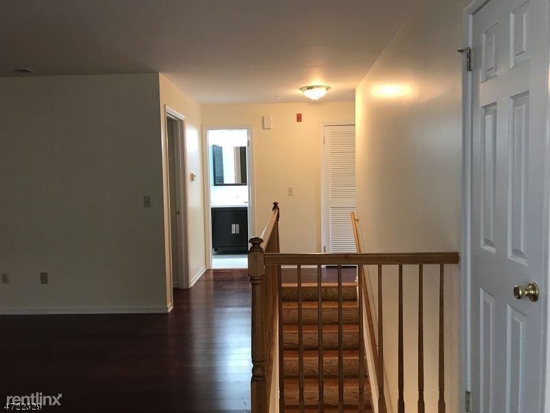 188 Riveredge Dr - Photo 3 of 15