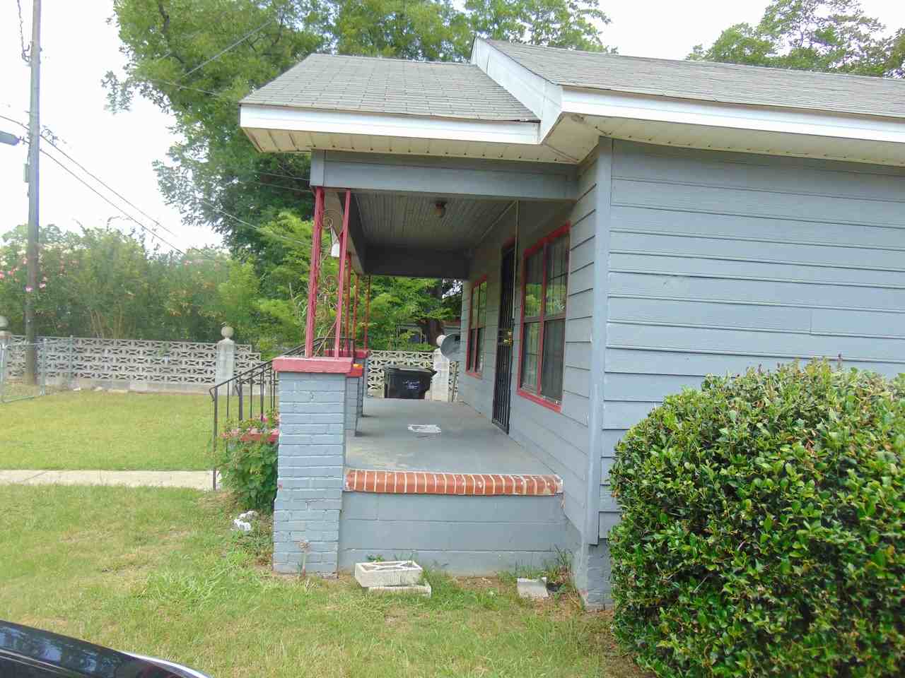 1033 9th Ave - Photo 3 of 31