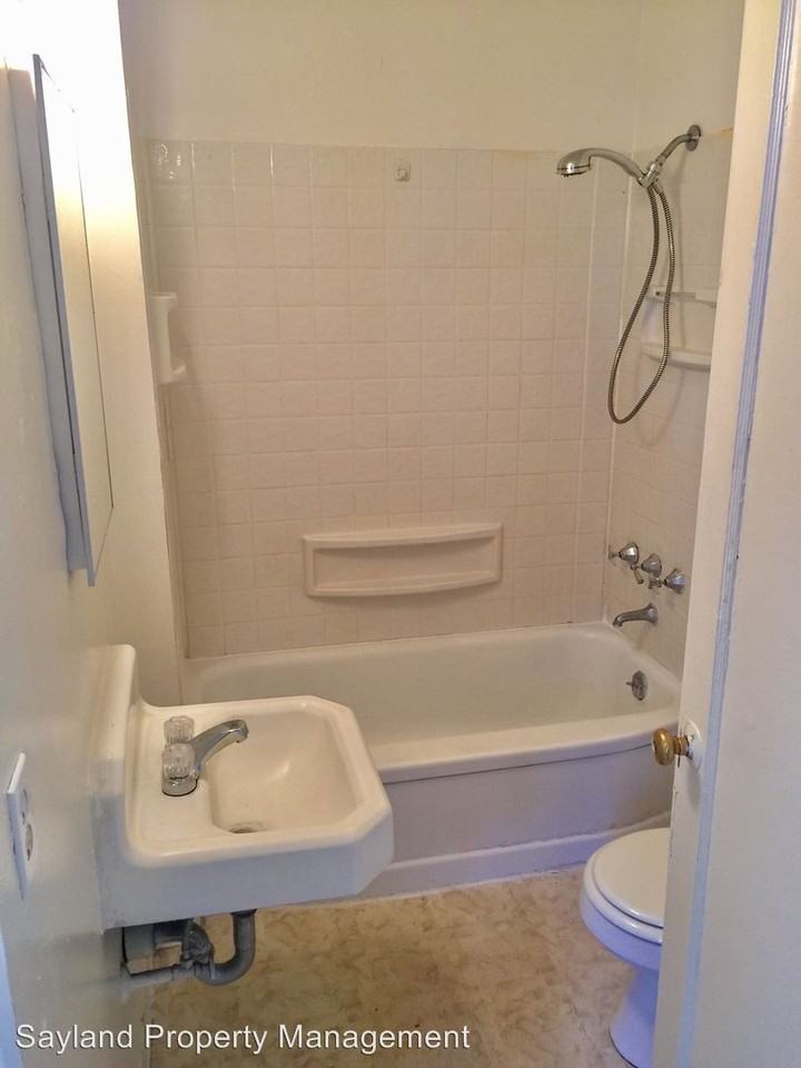 517-521 N Fresno St - Photo 2 of 7