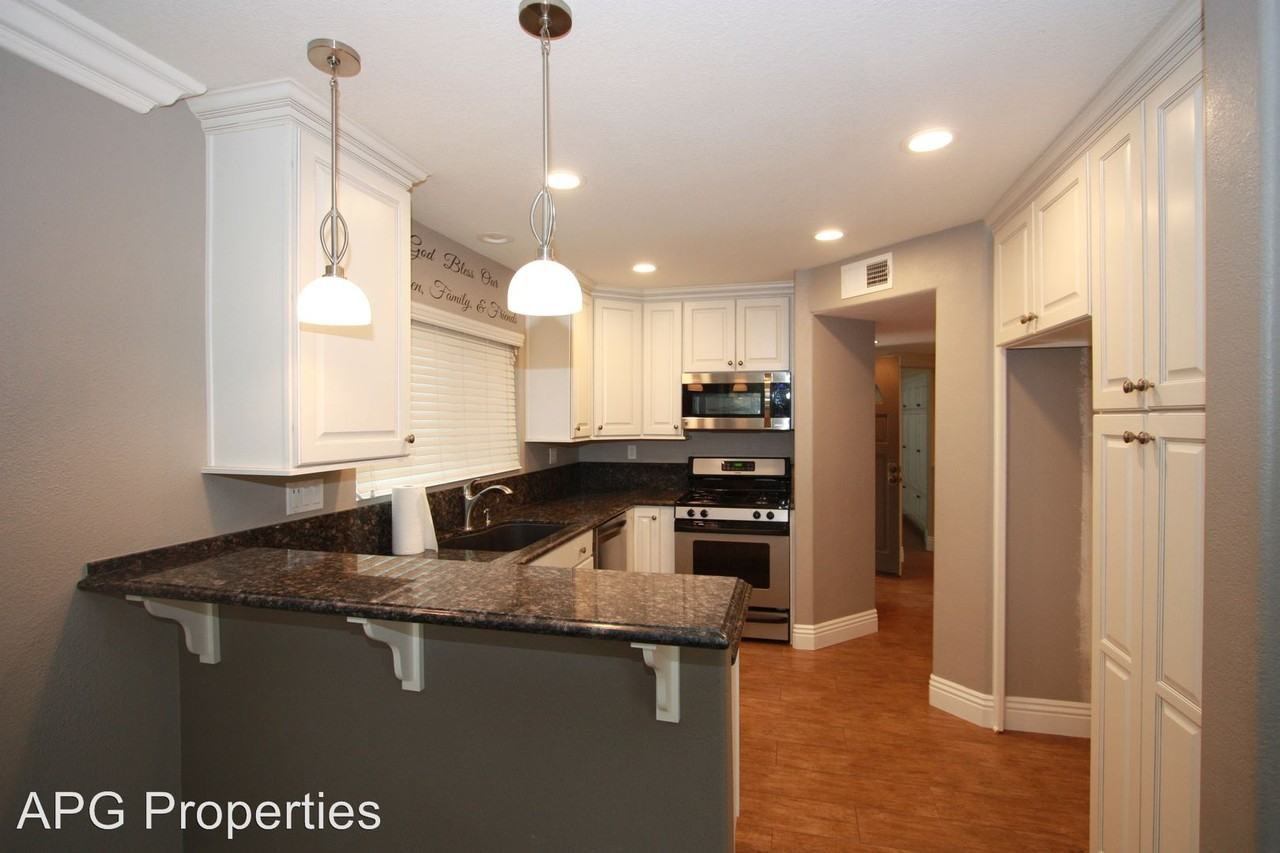 401 S Rosemary Ln - Photo 2 of 14