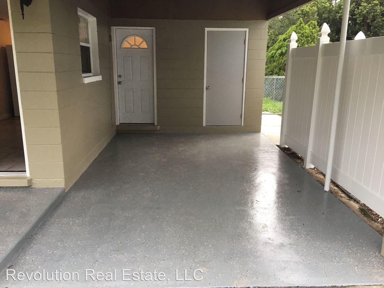 10510 114th Terrace N - Photo 2 of 11