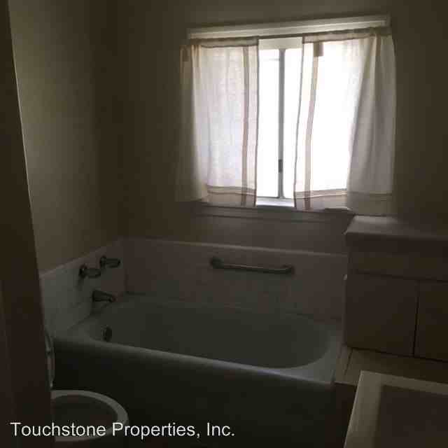 2007 W. 39th St. - Photo 3 of 9