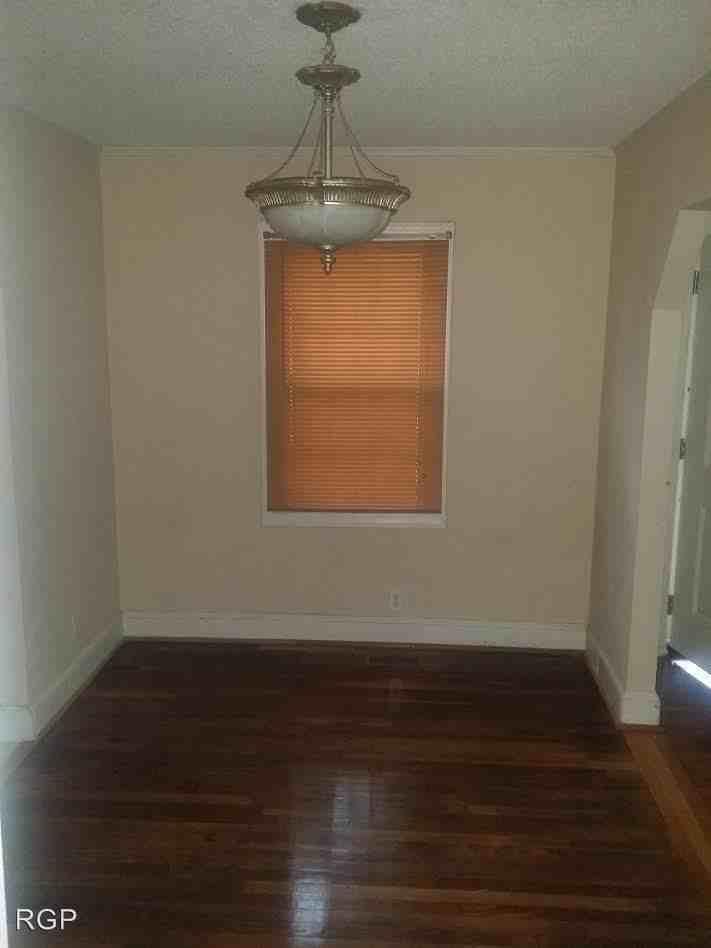 101 Jasper Dr - Photo 2 of 10