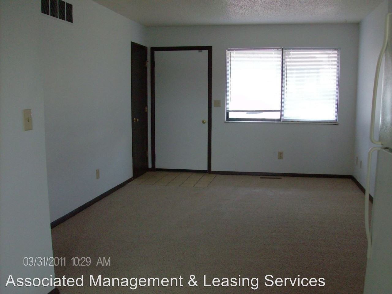11 Southwinds Cir #4 - Photo 2 of 5