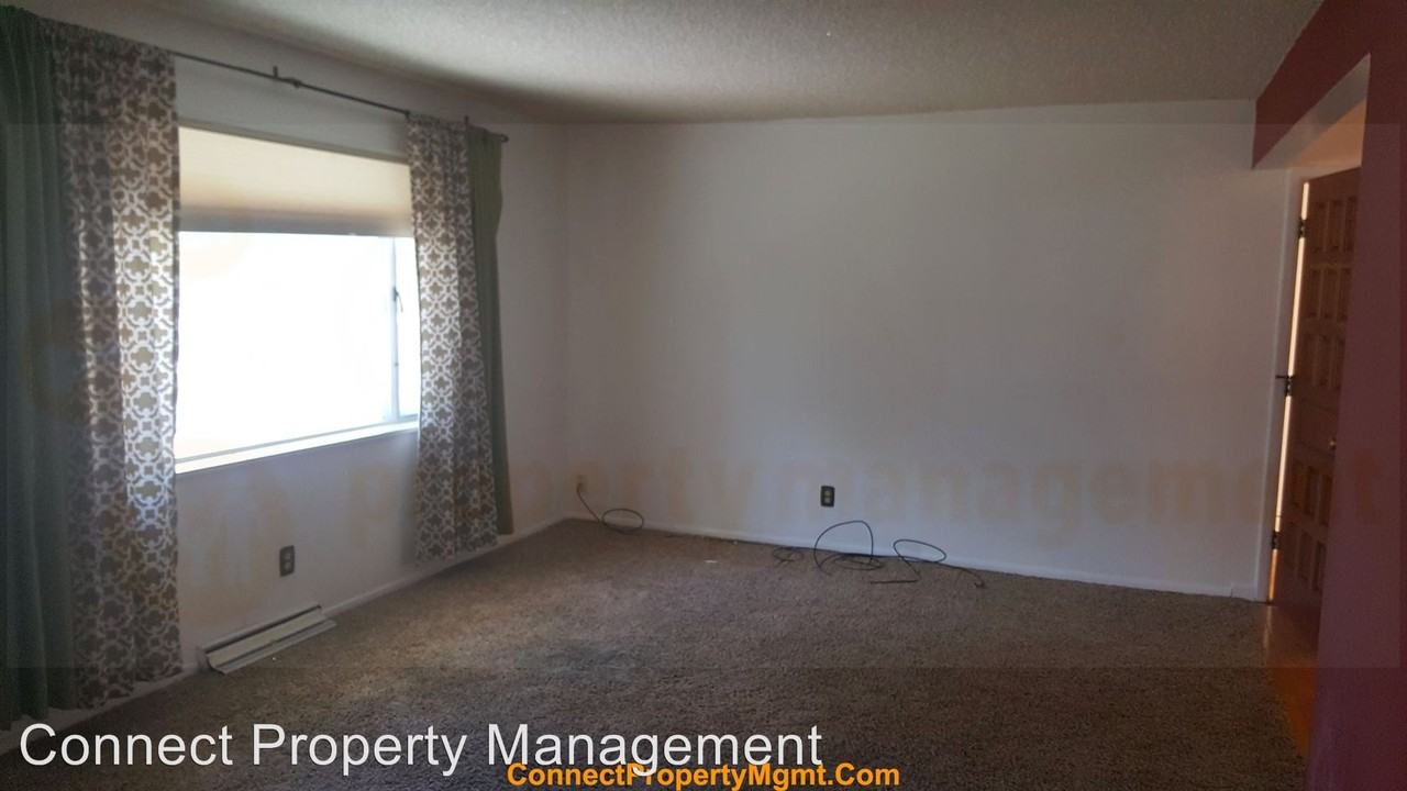 234 Lansing St - Photo 3 of 37