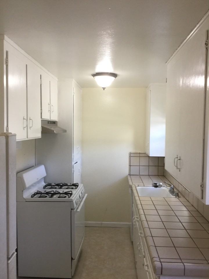 1066 Sherwood Ave - Photo 2 of 24