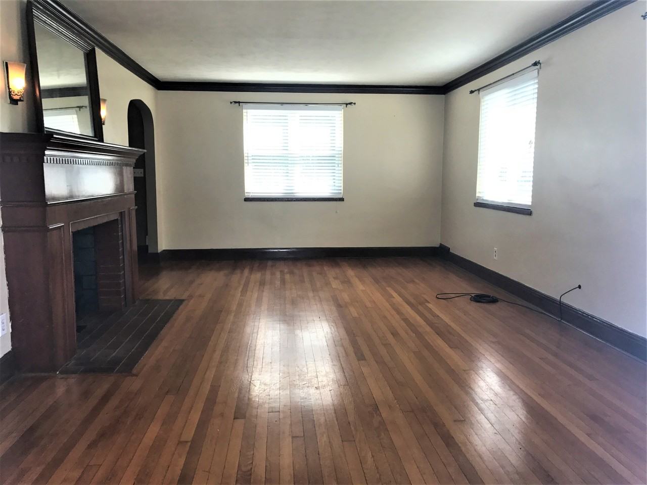 4212 Noyes Ave - Photo 3 of 14