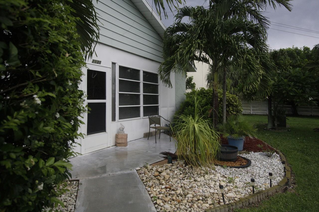 2131 Elder St - Photo 2 of 9