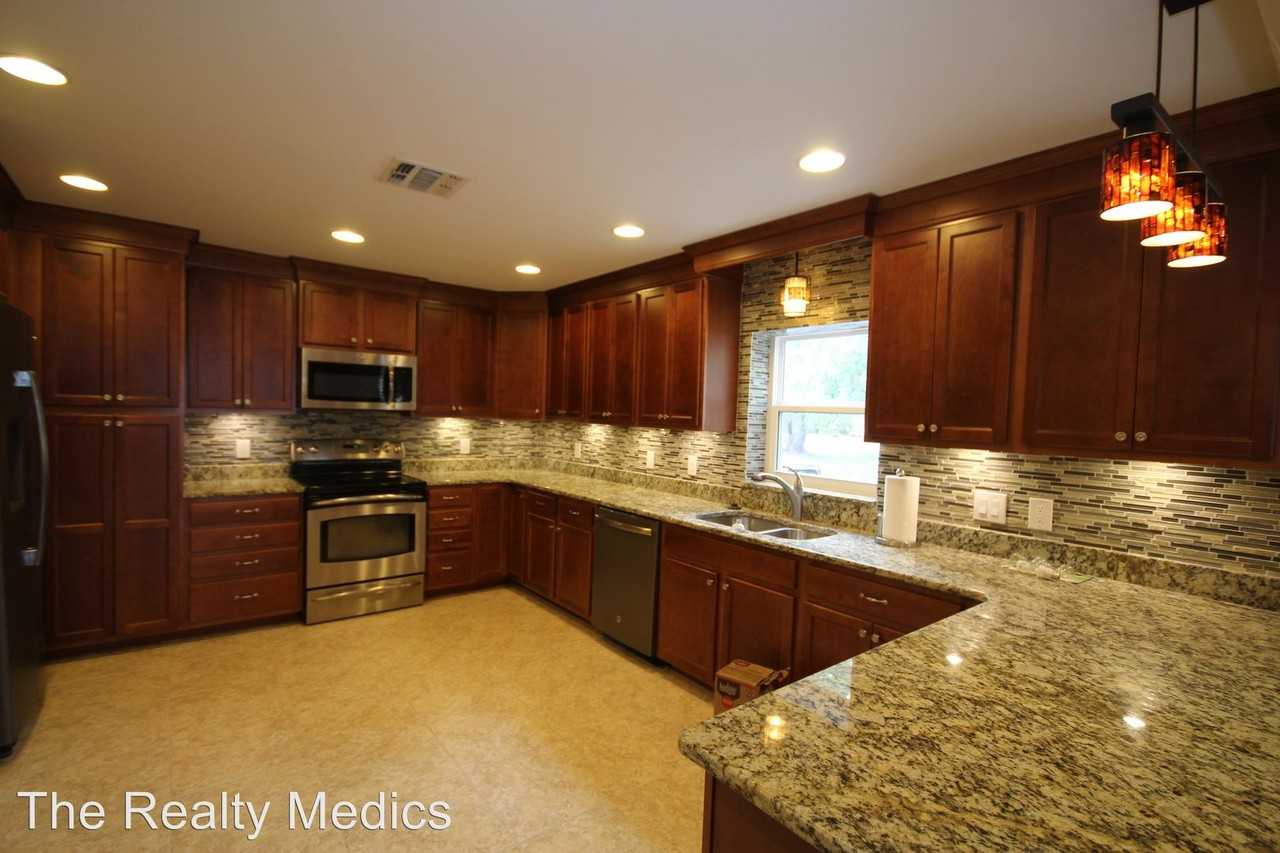 150 Tarpon Cir - Photo 2 of 11