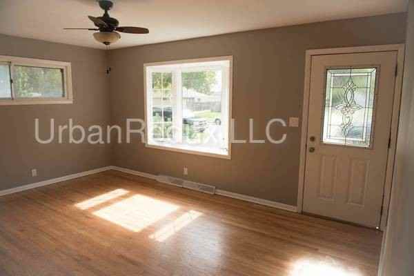 6344 N 86th Ct - Photo 3 of 5