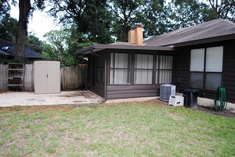 7419 Colony Cove Ln - Photo 3 of 14