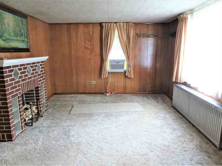 731 E Maple St - Photo 2 of 16