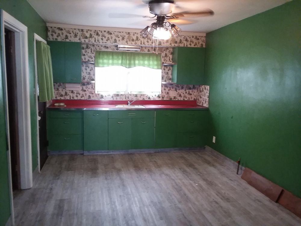 203 Division St - Photo 3 of 11