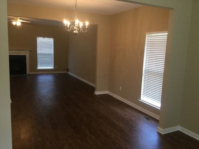 1441 Bridgecross Pkwy - Photo 3 of 12