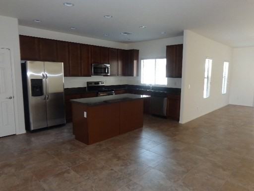 7908 S 50th Ln - Photo 3 of 9