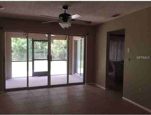 20525 Midway Blvd - Photo 3 of 15