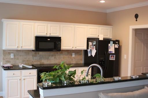 6710 Marcella Dr - Photo 3 of 7