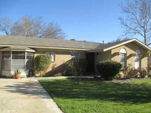 905 Parkway St - Photo 2 of 20