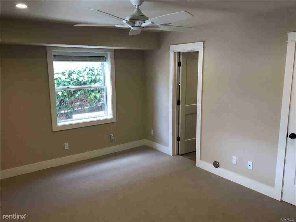 826 Cliff Dr #1 - Photo 3 of 17
