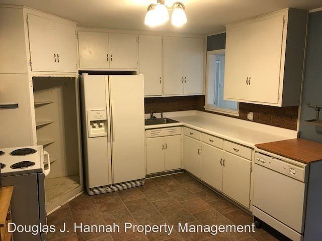 7616 Foster St - Photo 3 of 8