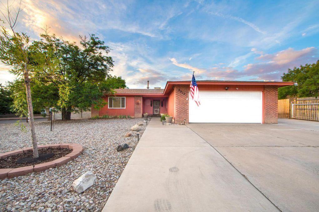 8812 Peony Ct - Photo 2 of 8