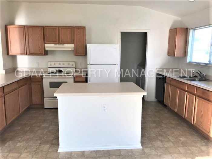 1116 Apollo Cir - Photo 2 of 5