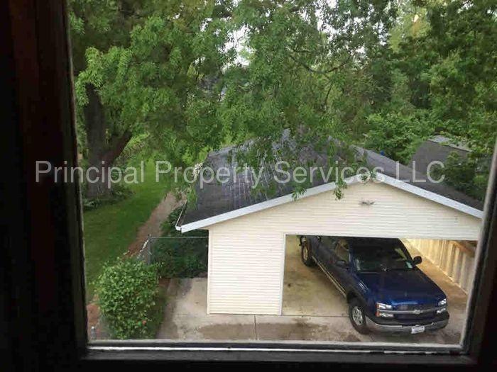 1227 Lawe St - Photo 2 of 20