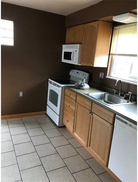 316 Broadway St Ext - Photo 3 of 10