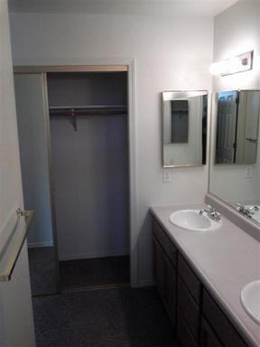 1822 Wexford Ct - Photo 3 of 10