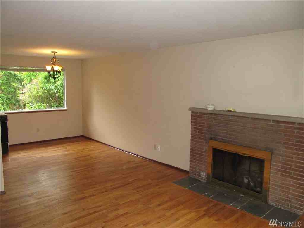 749 7th St S - Photo 3 of 10