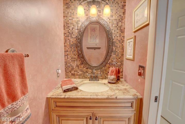 10652 Plainview Cir - Photo 2 of 27